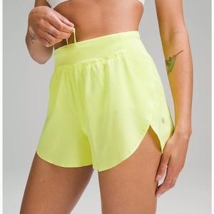 Lululemon NWT Fast & Free HR Classic 3” Reflective Shorts. Size 2.